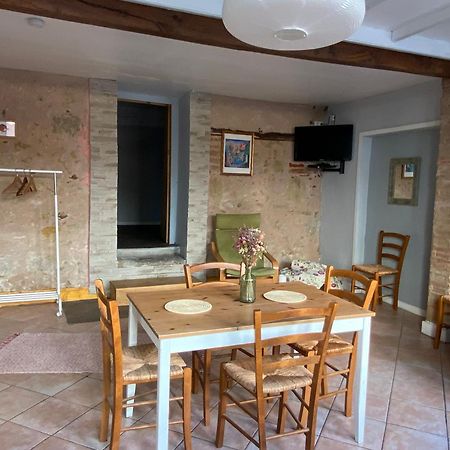Appartement 3 Pieces Rdc Plein Centre Ville Marciac Exterior photo